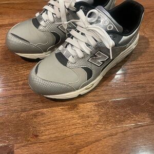 Extremely RARE New Balance CM1700LS silver Gray Reflector Running Sneakers